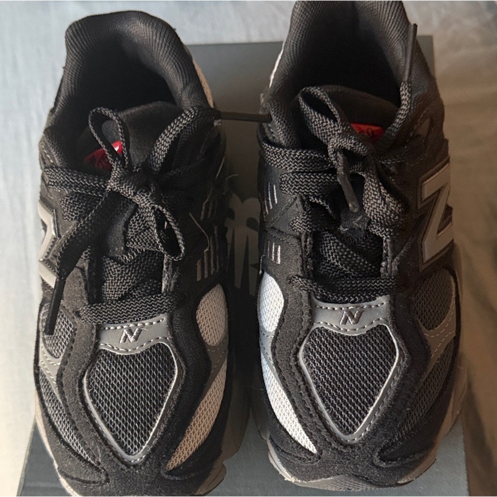New Balance 9060 Sneakers